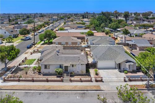 11905 Freeman Ave, Hawthorne, CA, 90250-3128 | Card Image