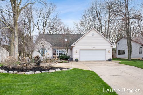 1085 Runway Dr Sw, Byron Center, MI, 49315-9045 | Card Image