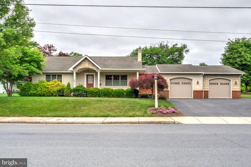 208 Penn Ave, EPHRATA, PA, 17522-1730 | Card Image