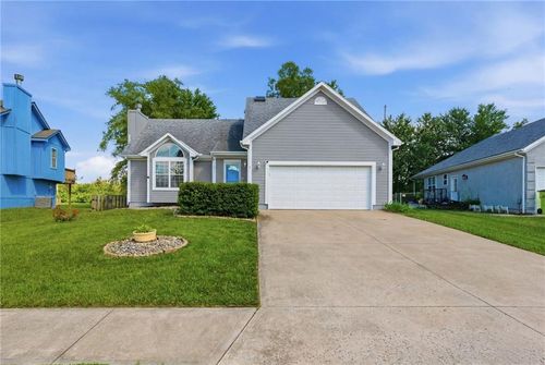 913 Applewood Ln, Belton, MO, 64012-4753 | Card Image