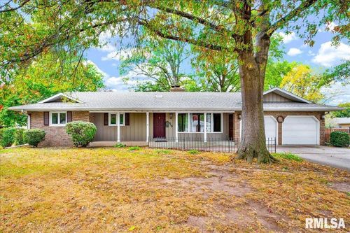 619 N Hushaw Ave, Chillicothe, IL, 61523-2064 | Card Image