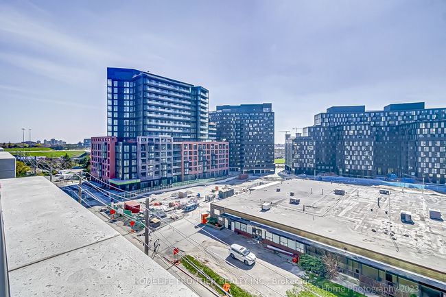 731 - 31 Tippett Rd, Condo with 2 bedrooms, 2 bathrooms and null parking in Toronto ON | Image 17