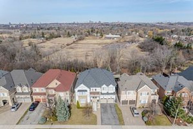 11 Nova Scotia Rd, House other with 4 bedrooms, 4 bathrooms and 6 parking in Brampton ON | Image 38