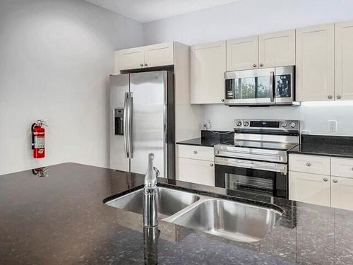apt-305-3960 N Flagler Dr, West Palm Beach, FL, 33407-4439 | Card Image