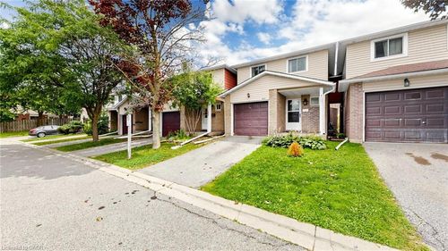 b-304 Bluevale St N, Waterloo, ON, N2J4G3 | Card Image