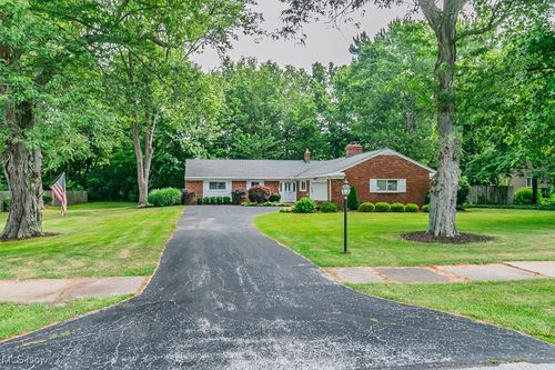 125 Stratford Rd, Painesville, OH, 44077-1527 | Card Image