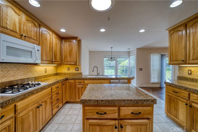 Kitchen | Image 10