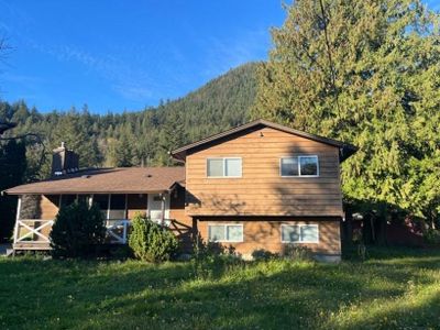 10699 N Deroche Rd, House other with 4 bedrooms, 2 bathrooms and null parking in Fraser Valley Rd Rural BC | Image 1