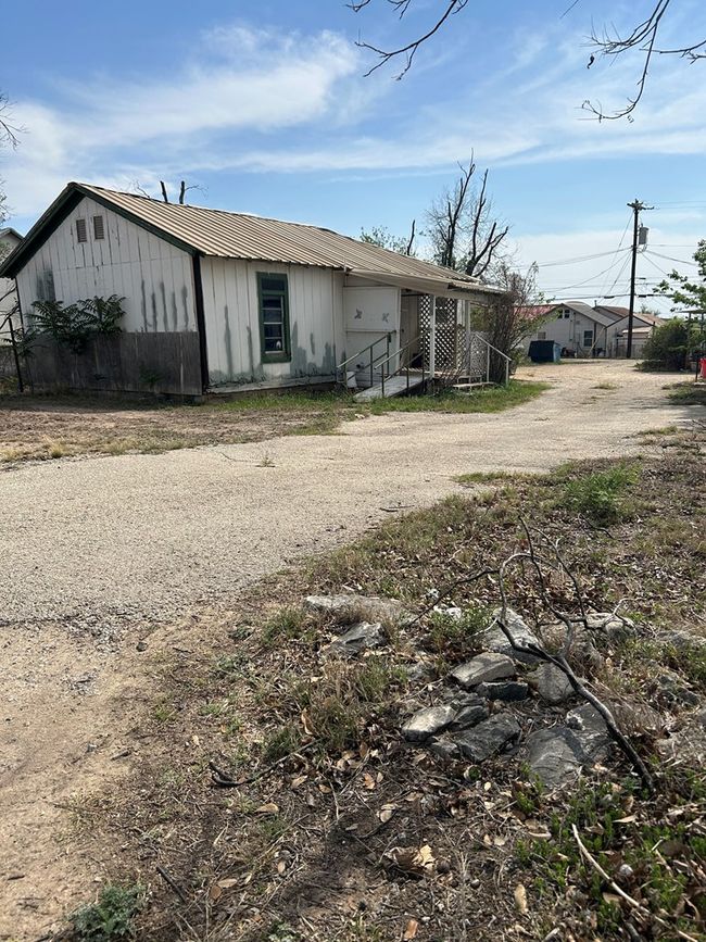 1606 Tayloe Ave, House other with 2 bedrooms, 1 bathrooms and null parking in Sonora TX | Image 9