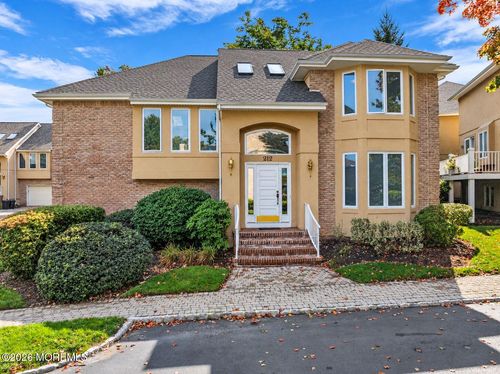 212 Pipers Landing Ct, Holmdel, NJ, 07733-2519 | Card Image