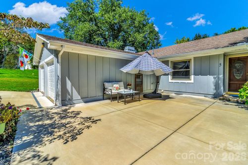 5 Fairway Dr, Arden, NC, 28704-2618 | Card Image