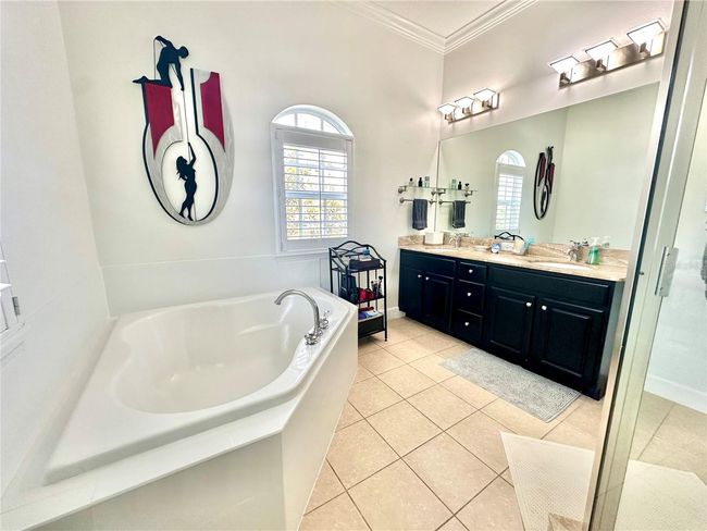 primary bath | Image 14