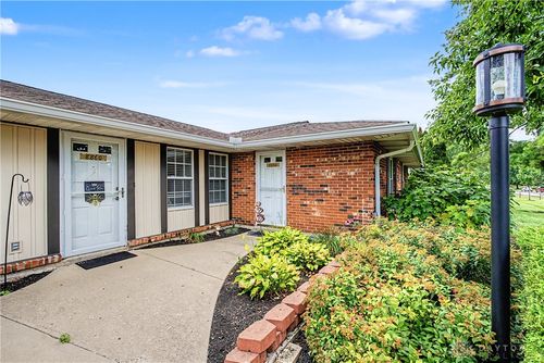 8858 Washington Colony Dr, Washingtn Twp, OH, 45458-3315 | Card Image