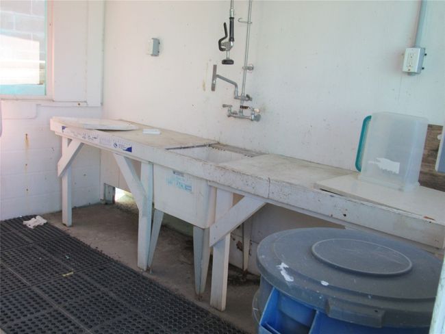 Interior of fishing house | Image 11