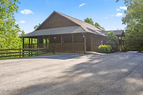 2213 Woodcock Trl, Sevierville, TN, 37876-6160 | Card Image