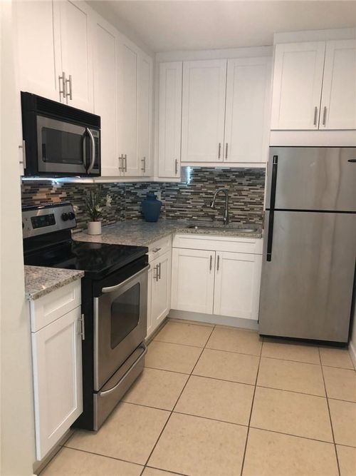 205a-2426 Se 17th Causeway Se, Fort Lauderdale, FL, 33316 | Card Image