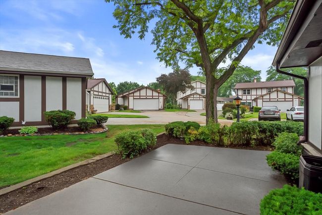 5309 S Somerset Lane, Condo with 2 bedrooms, 2 bathrooms and null parking in Greenfield WI | Image 29