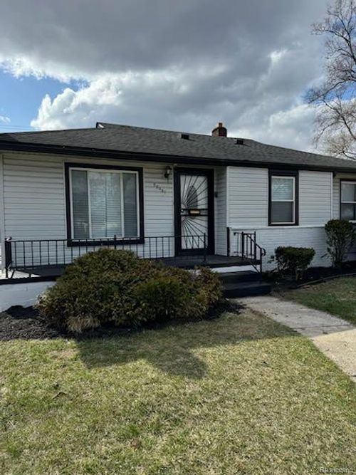 20431 Fenton St, Detroit, MI, 48219-1010 | Card Image