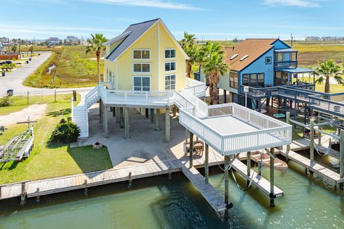 431 Swordfish Ln, Surfside Beach, TX, 77541-7937 | Card Image