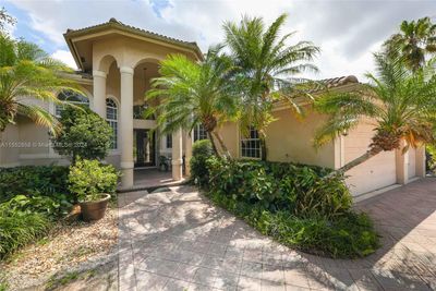 11430 Nw 18 St, House other with 6 bedrooms, 4 bathrooms and null parking in Plantation FL | Image 1