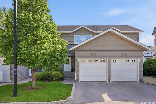 703-715 Hart Rd, Saskatoon, SK, S7M3Y8 | Card Image