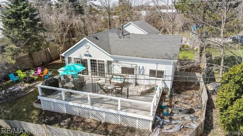 1008 Sunrise Park St, Howell, MI, 48843-8558 | Card Image