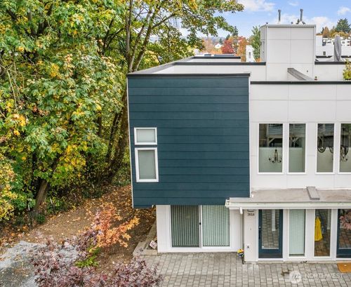 3914 S Brandon St, Seattle, WA, 98118-6130 | Card Image