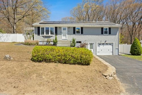 6 Ascension St, Blackstone, MA, 01504-1382 | Card Image