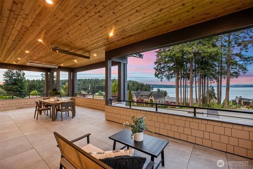 7402 Soundview Dr, Gig Harbor, WA, 98335-1953 | Card Image