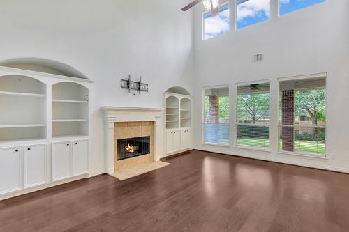 27 Frontera Cir, The Woodlands, TX, 77382-7002 | Card Image