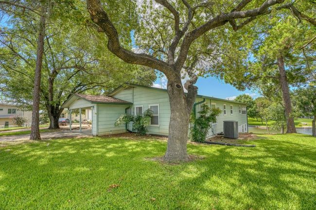 132 Glen Oaks Dr, House other with 2 bedrooms, 2 bathrooms and null parking in Sunrise Beach TX | Image 7