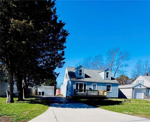 196 S Point Dr, Avon Lake, OH, 44012-1951 | Card Image