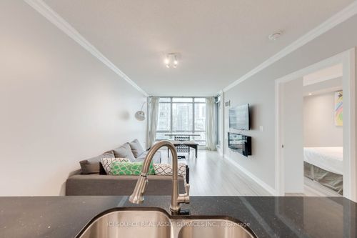 2209-5 Mariner Terr, Toronto, ON, M5V3V6 | Card Image