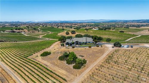 4995 Mill Rd, Paso Robles, CA, 93446-8389 | Card Image