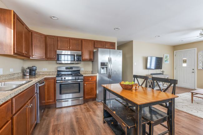17877 W Gages Lake Rd, House other with 3 bedrooms, 1 bathrooms and 2 parking in Grayslake IL | Image 9