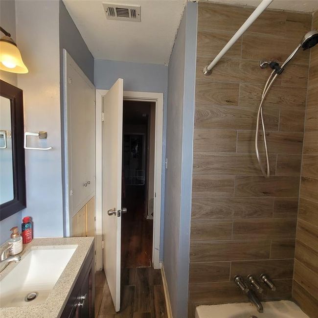 2117 Hickory Ln, House other with 4 bedrooms, 2 bathrooms and 2 parking in Pasadena TX | Image 10