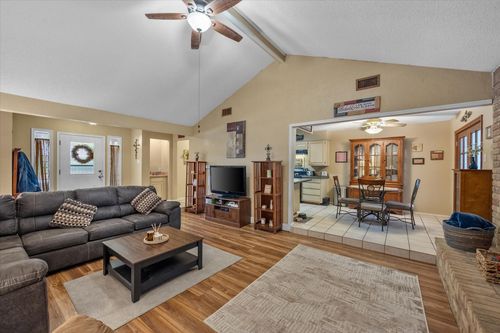 5807 Melstone Dr, Arlington, TX, 76016-2758 | Card Image