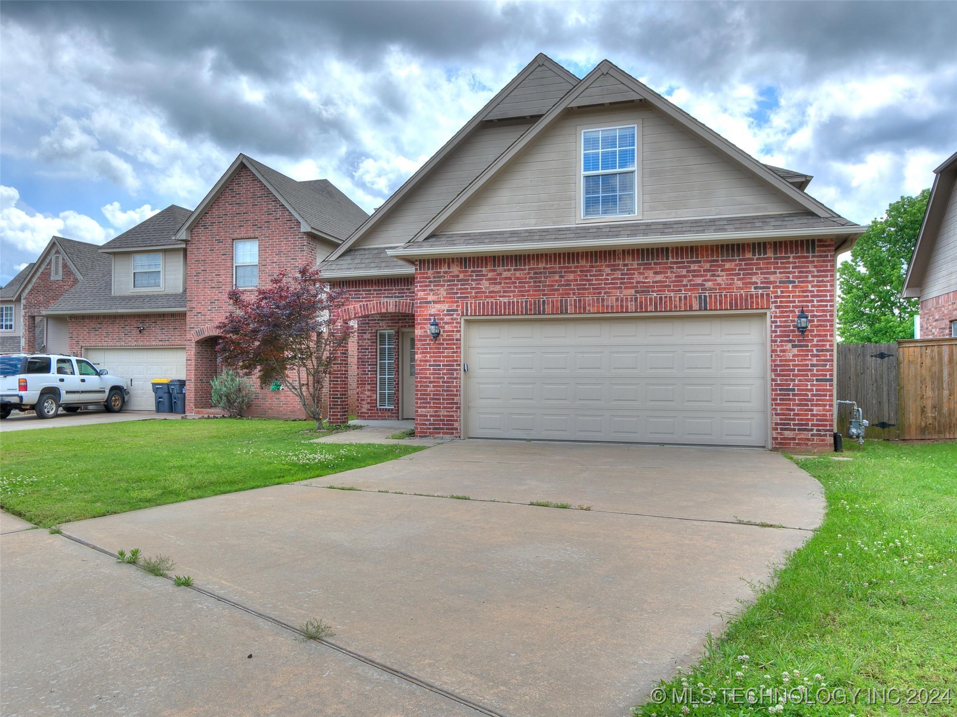 Cedar St, Jenks, OK 74037