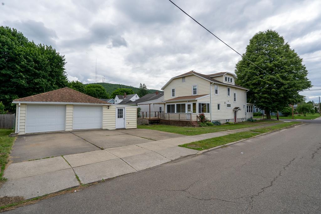 Dwight Ave, Corning, NY 14830