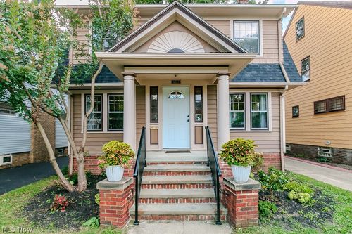 3821 Montevista Rd, Cleveland Heights, OH, 44121-1612 | Card Image