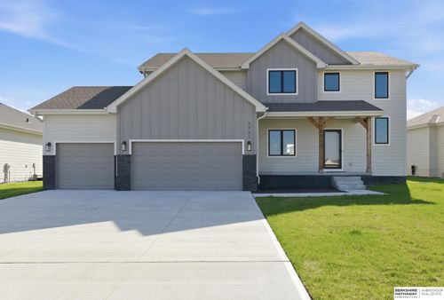 5731 Kestrel Pkwy, Elkhorn, NE, 68022-4757 | Card Image