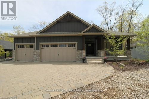 10151 Pinery Bluffs Rd, Grand Bend, ON, N0M1T0 | Card Image