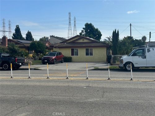 8552 Flower Ave, Paramount, CA, 90723-5618 | Card Image