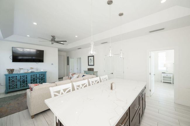 Kitchen Island | Image 34