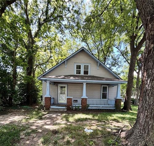 1121 S Grant Avenue, Chanute, KS, 66720 | Card Image