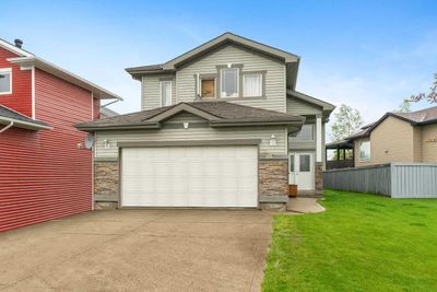 9002 129 Ave, House detached with 4 bedrooms, 3 bathrooms and 4 parking in Grande Prairie AB | Image 1