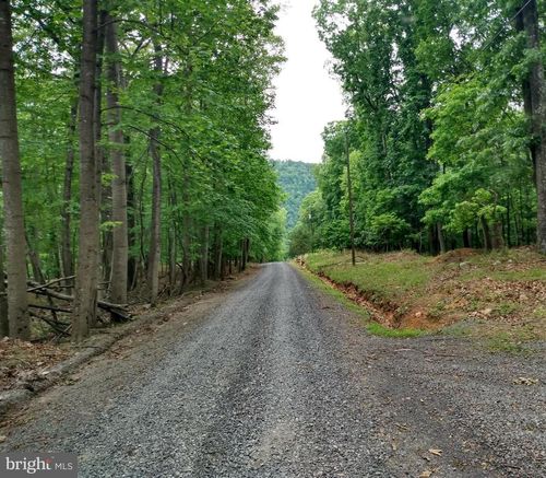 40 Rockview Ln, Great Cacapon, WV, 25422 | Card Image