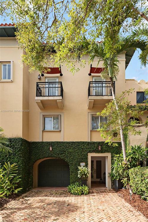 6209 Paradise Point Dr, Palmetto Bay, FL, 33157-2616 | Card Image