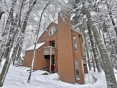 8 Oak Knl, Glen Arbor, MI, 49636 | Card Image