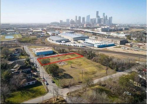 2295 Harrington Street, Houston, TX, 77026 | Card Image
